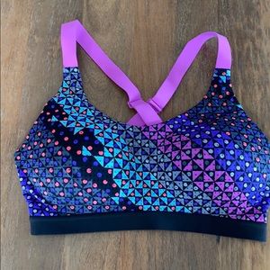 Victoria Sport printed sports bra